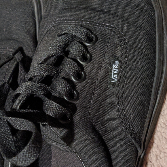 Vans black skate shoe men's 7 women's 8.5 - Picture 9 of 10